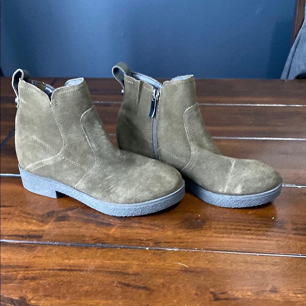 Easy Spirit Green Suede Ankle Boots